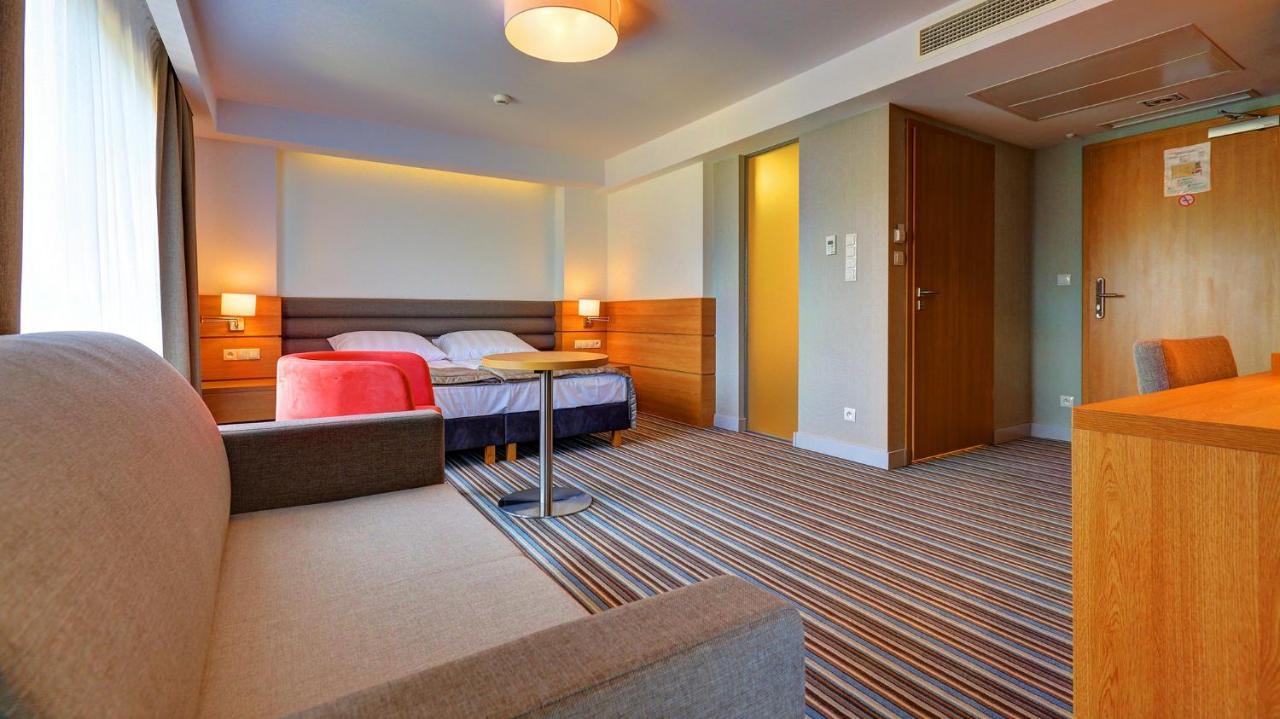 Hotel Skal Medi Spa & Resort Ustronie Morskie Kültér fotó